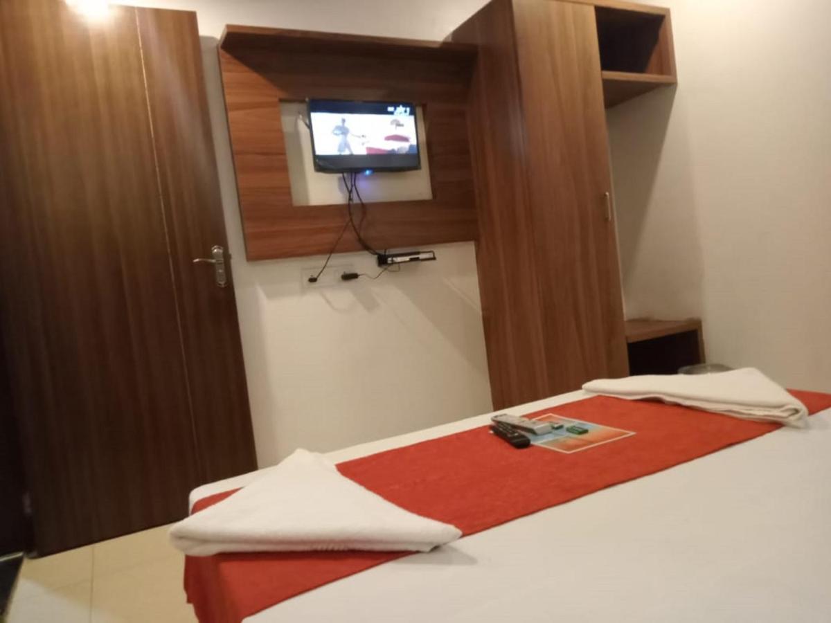 Hotel Sai Deep Lodging By Wb Inn Нави Мумбай Екстериор снимка