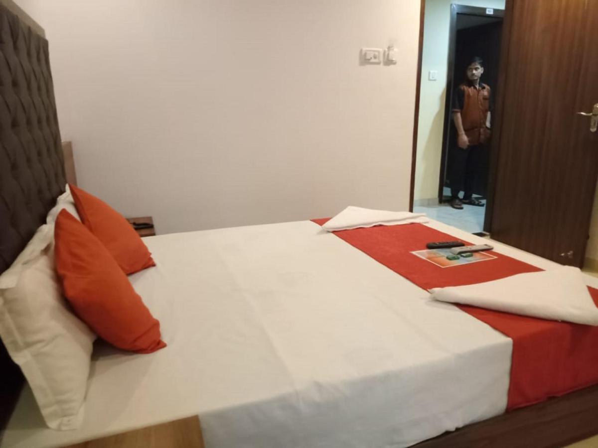 Hotel Sai Deep Lodging By Wb Inn Нави Мумбай Екстериор снимка
